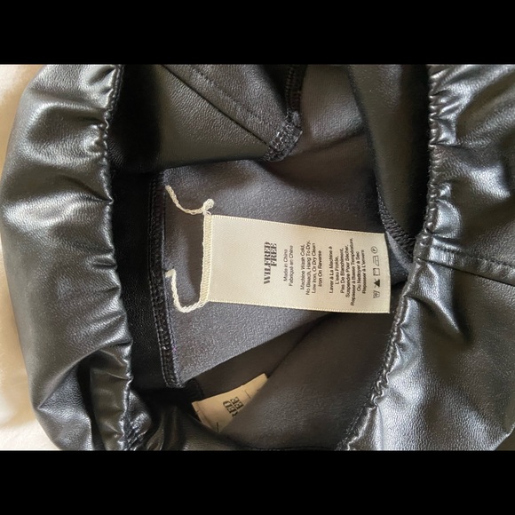 Wilfred Free Daria Pant - Vegan Leather Leggings - Picture 7 of 7